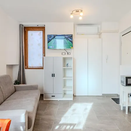 Dema-1 By Interhome Lägenhet